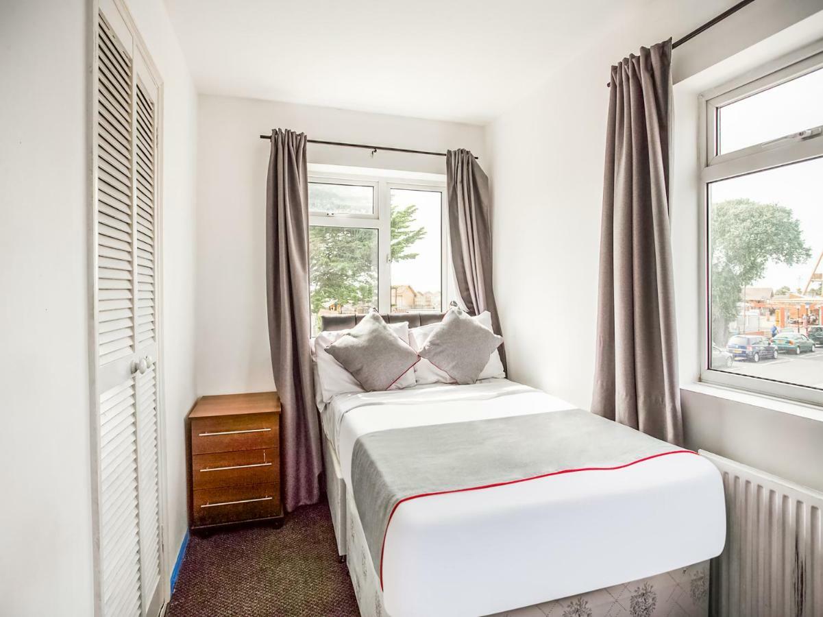 The Clacton Hotel Εξωτερικό φωτογραφία