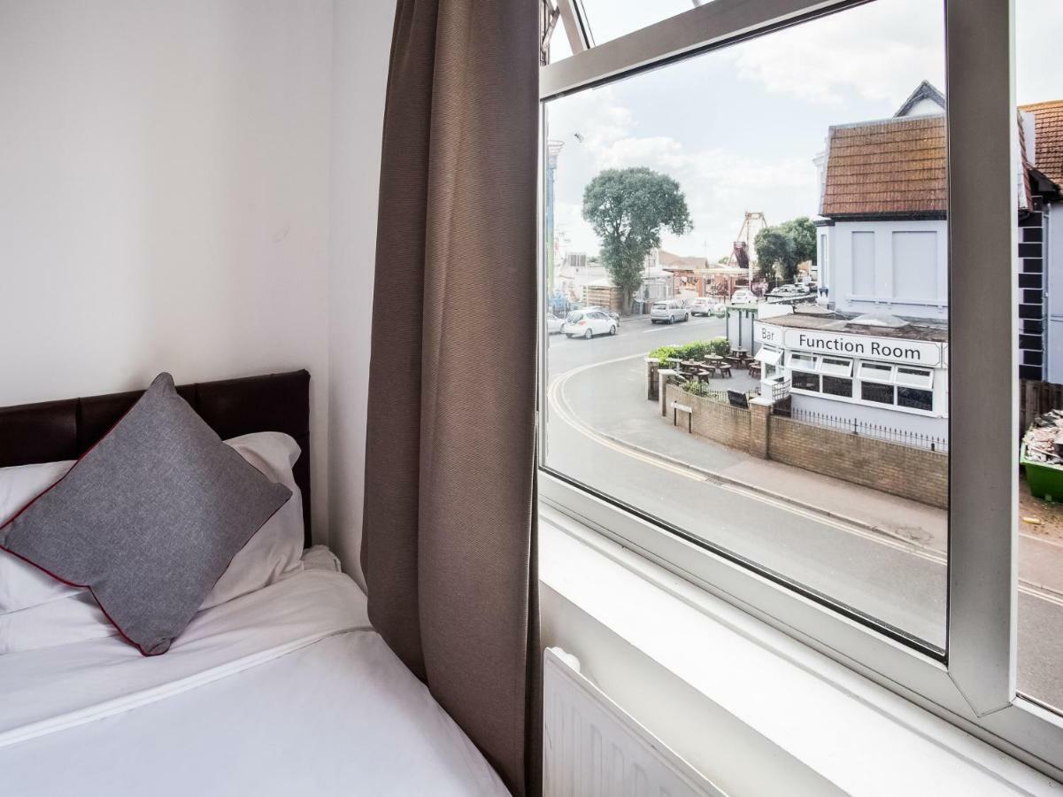 The Clacton Hotel Εξωτερικό φωτογραφία